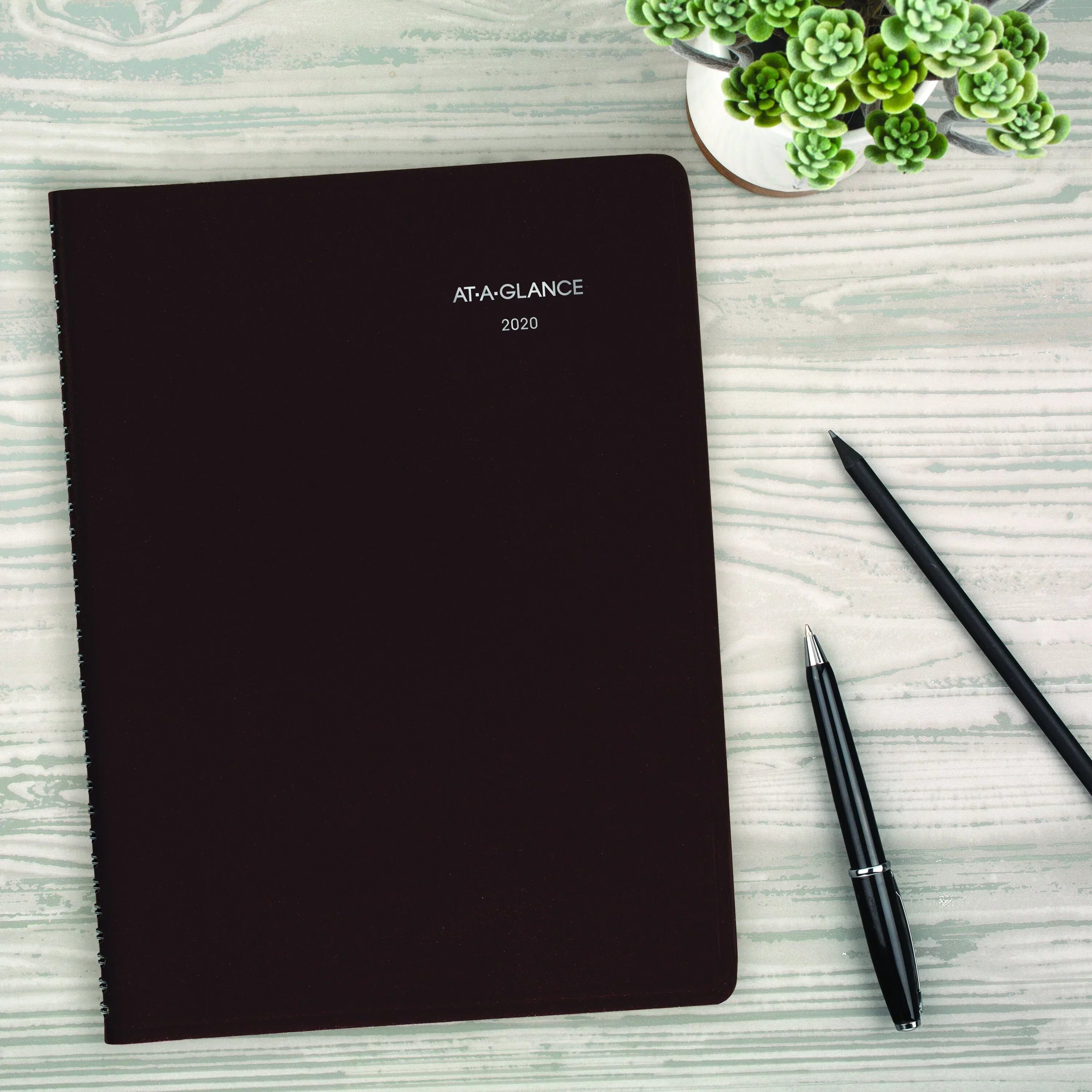 AT-A-GLANCE 2020 DayMinder Weekly Appointment Book/Planner, 12 Months, January Sizetart, 8" x 11", Burgundy (G52014)