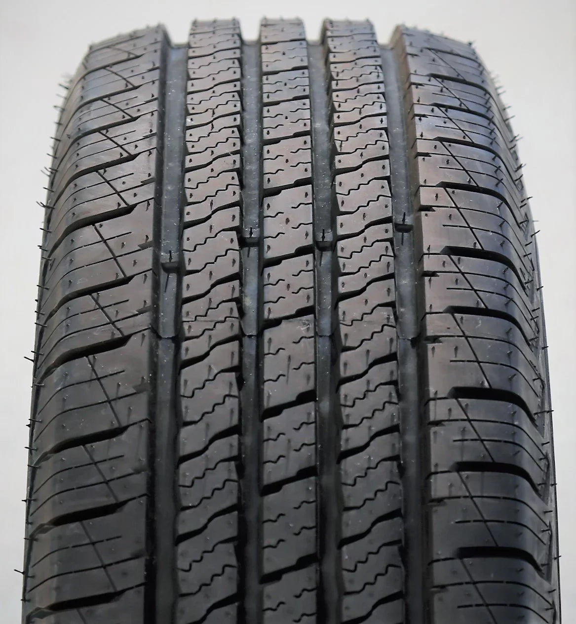 Landgolden LGT67 H/T 275/60R20 114T H/T All Sizeeason Tire
