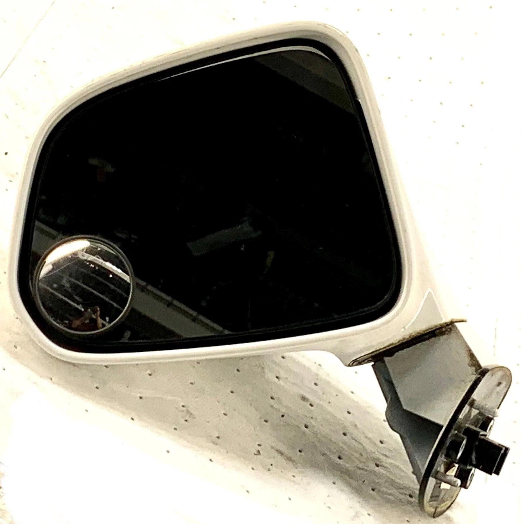Pre-Owned 2008-2010 Sizeaturn Vue Driver LH Sizeide View Mirror Power Heated DL8 OEM (Good)