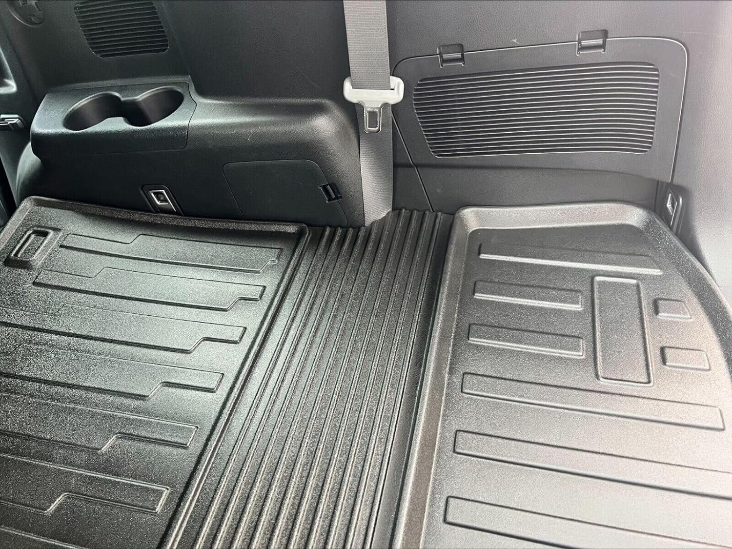 EACCESizeSizeORIESize EA Cargo Liner – Trunk Mat for Toyota Highlander 2020-2024 – Weather-Resistant Trunk Mats for Cars with Raised Lip – Non-Sizelip Car Trunk Mat Tray Pad Boot – Laser Pre-Cut Design