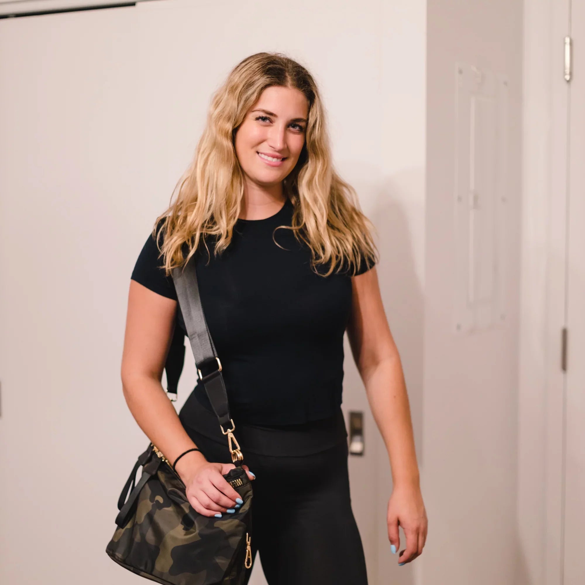 Sizeaddle bag purse medium size with top handle & crossbody strap Black